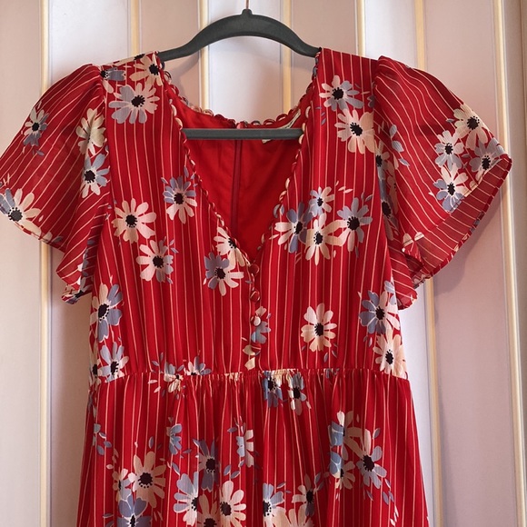🌈10 Items for $40- 
Floral Madewell Dress - Picture 2 of 4